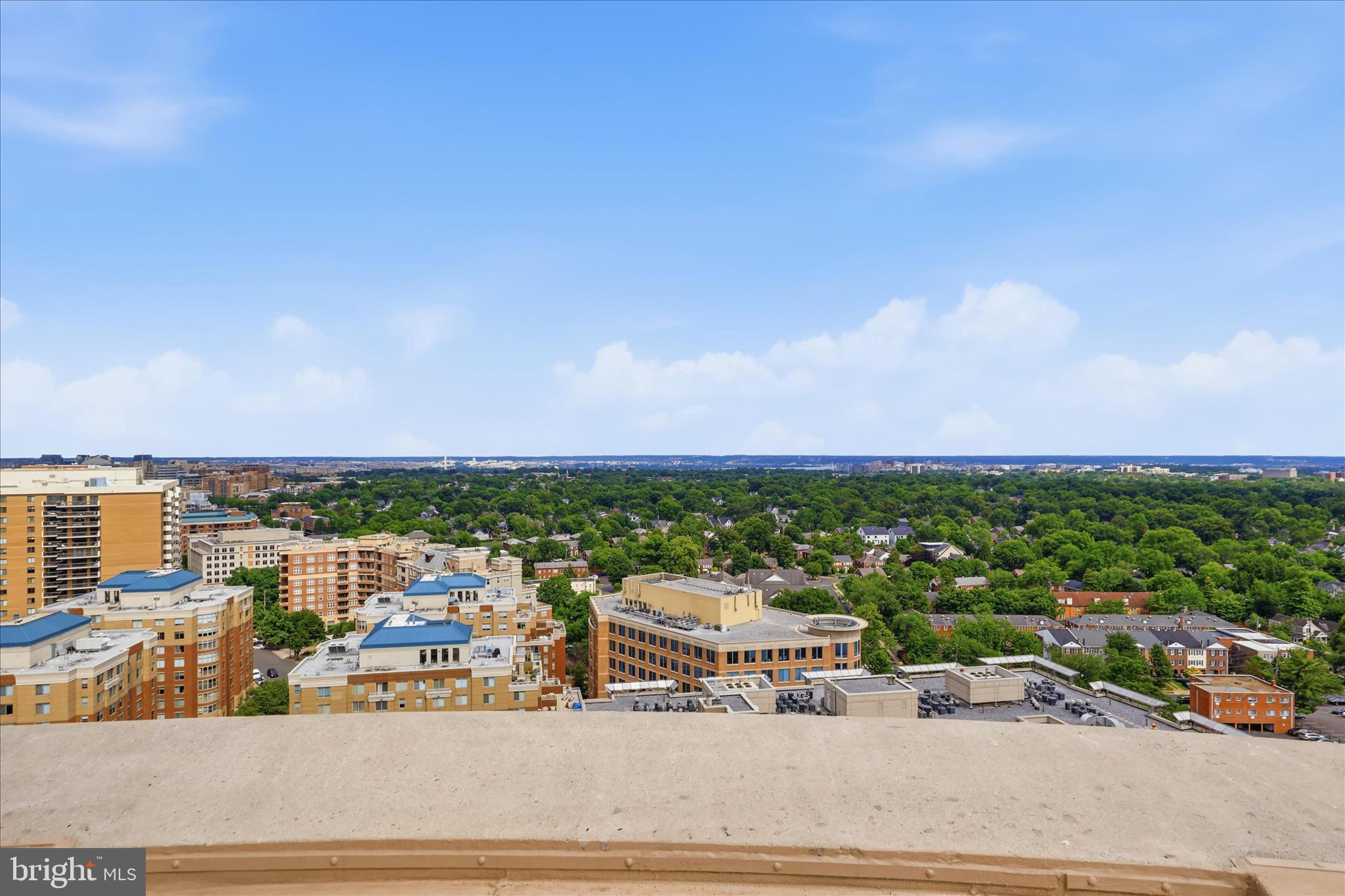 RESIDENCES AT LIBERTY CENTER - Residential