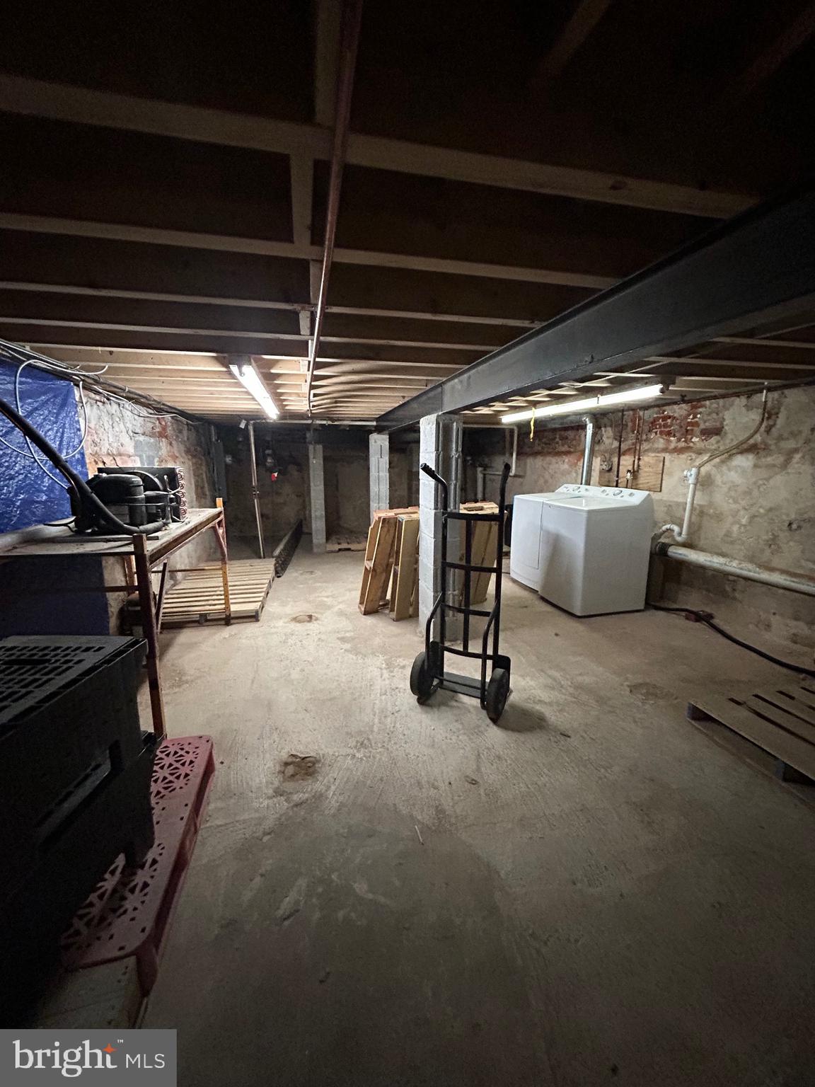 KENSINGTON - Commercial Sale