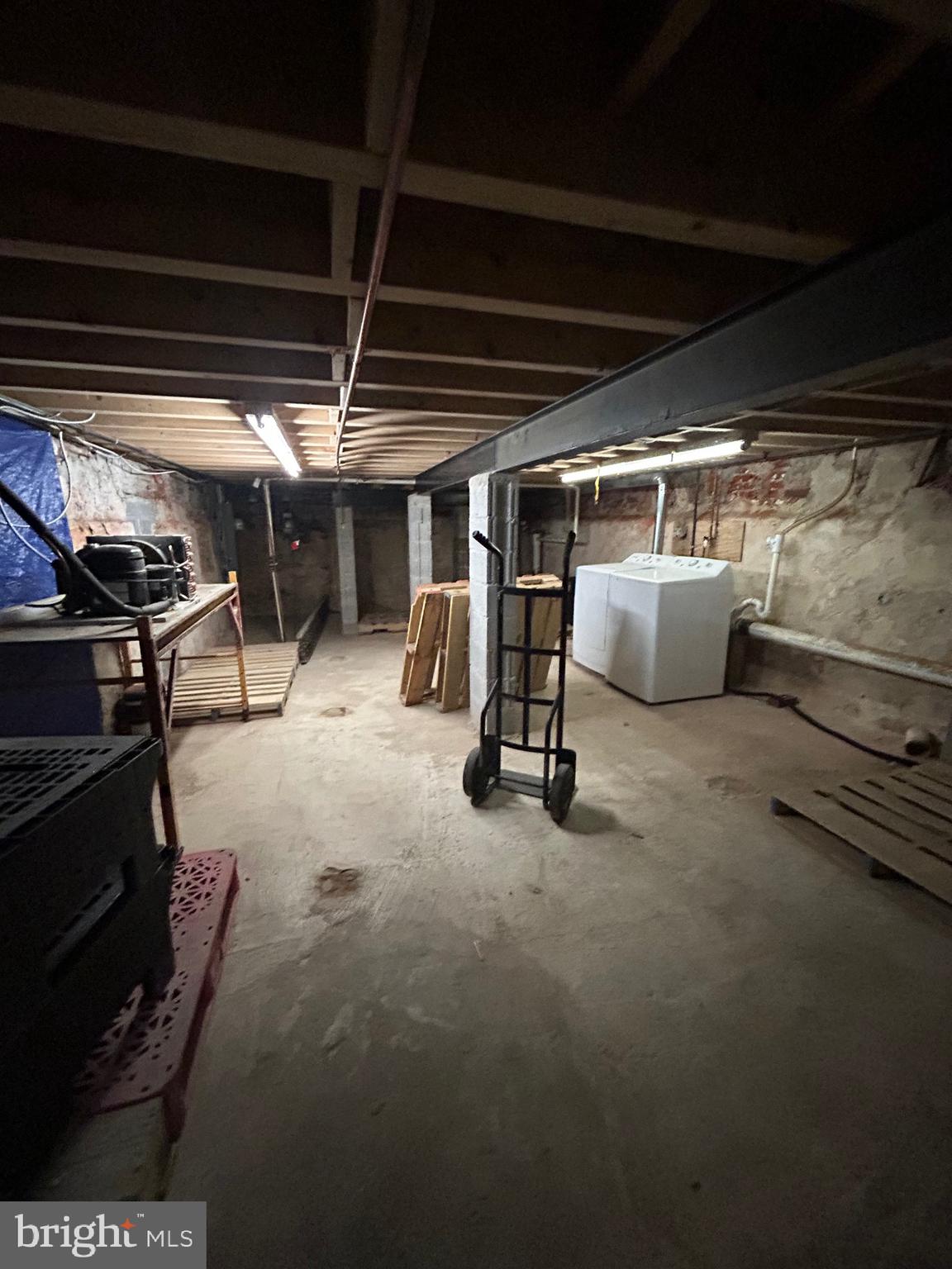 KENSINGTON - Commercial Sale