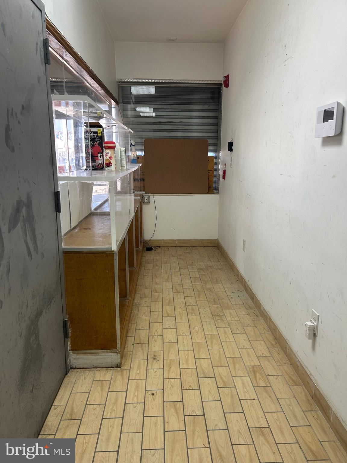 KENSINGTON - Commercial Sale