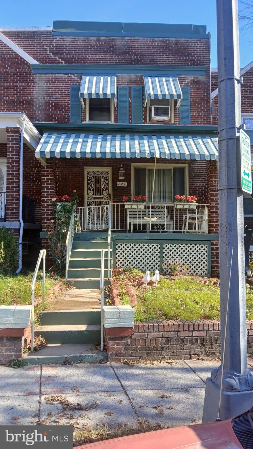 Great opportunity to own the 3-level interior row house. Located just blocks away from the proposed & possibly super bowl hosting new stadium "Washington Commanders", Blocks from the Stadium Armory subway station and feet away from major bus routes. This house features 3 bedrooms and 1 full bath, spacious living room and dining room, Solar panels and more. Off street parking in the back with street parking in the front.
This house can use some TLC