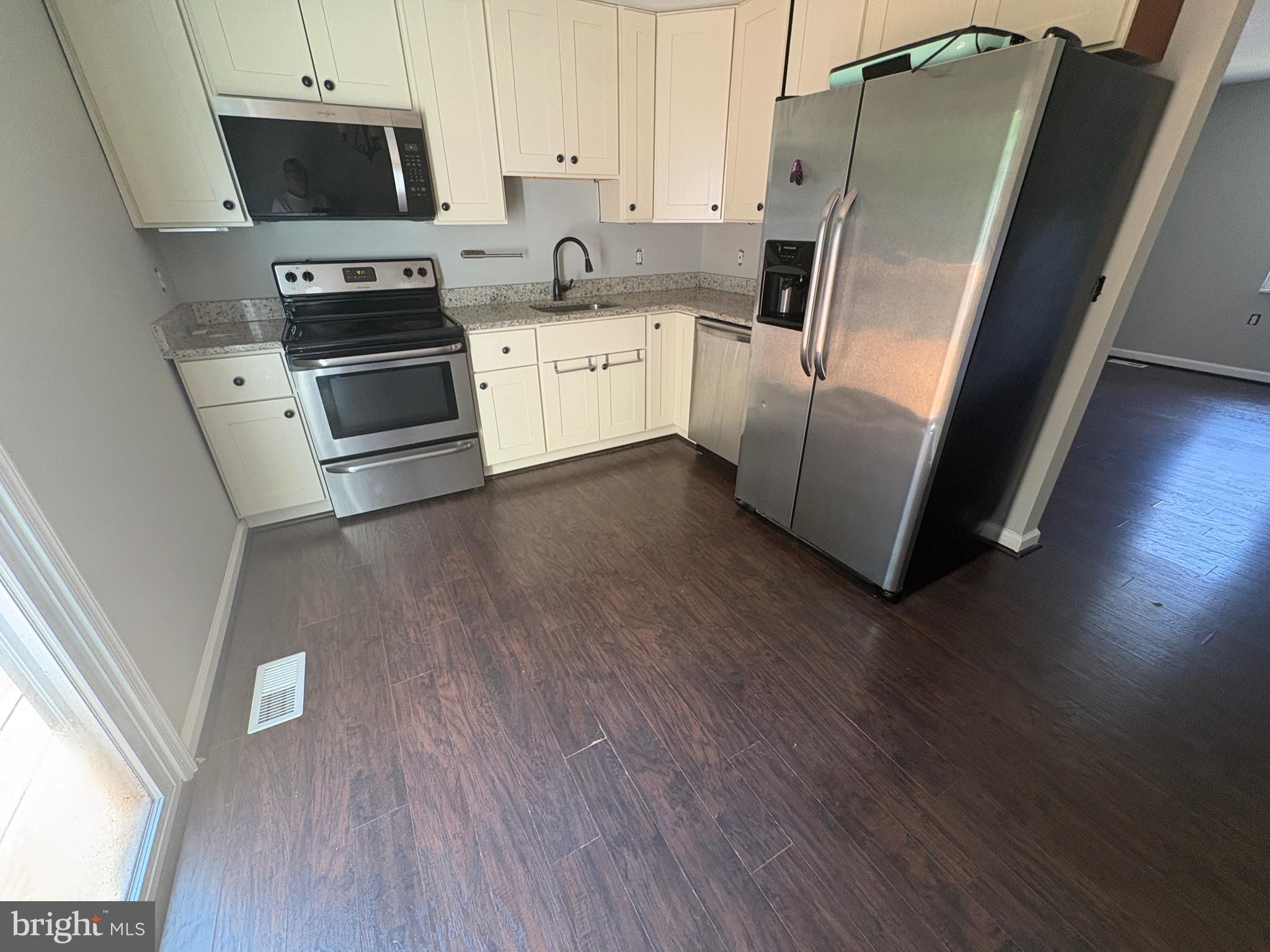 WHISPERING WOODS - Residential