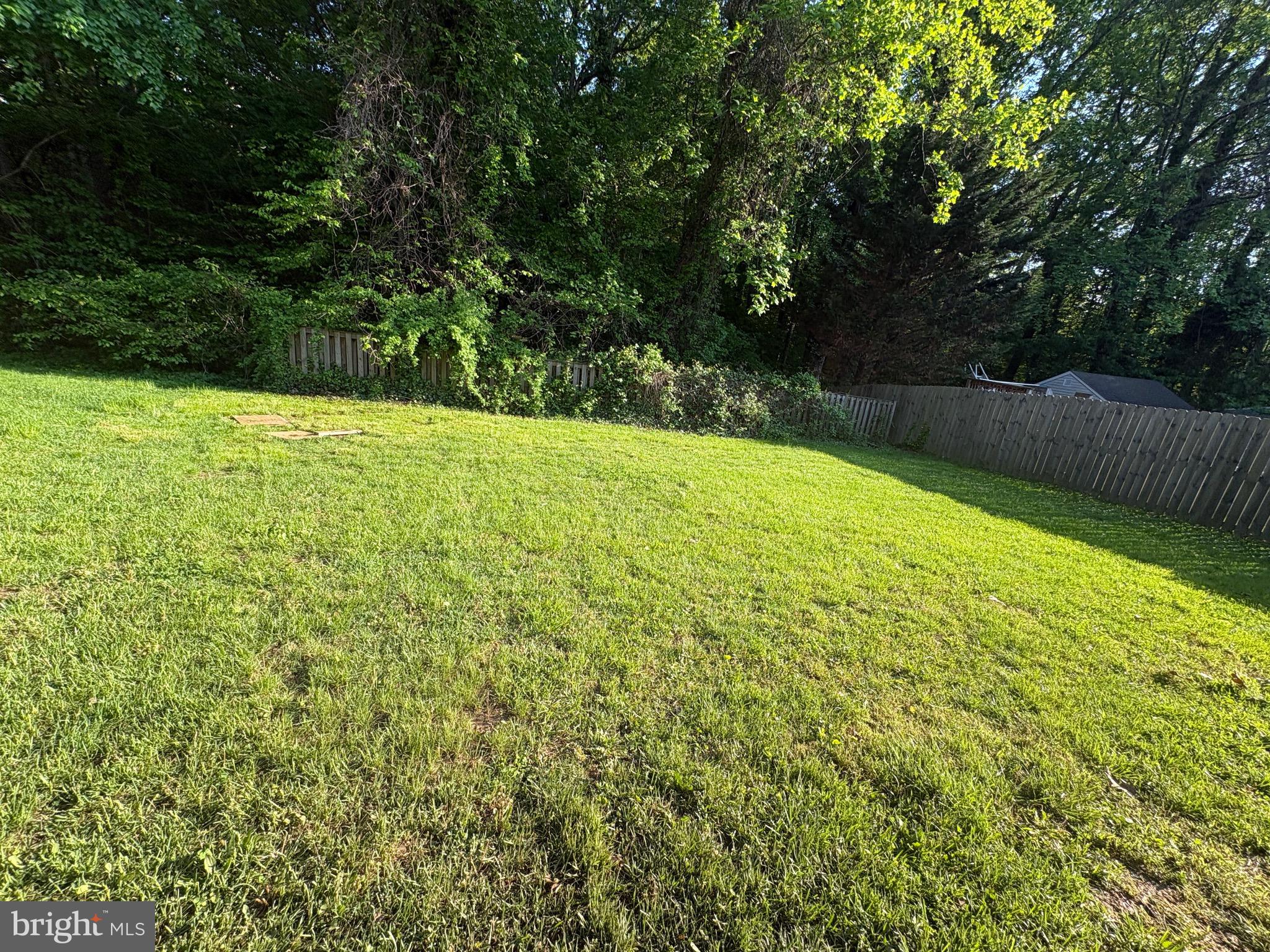 WHISPERING WOODS - Residential
