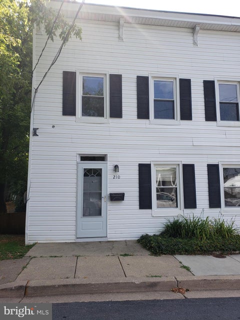Homes For Rent - 210 10th Street<br/> LAUREL, MD 20707