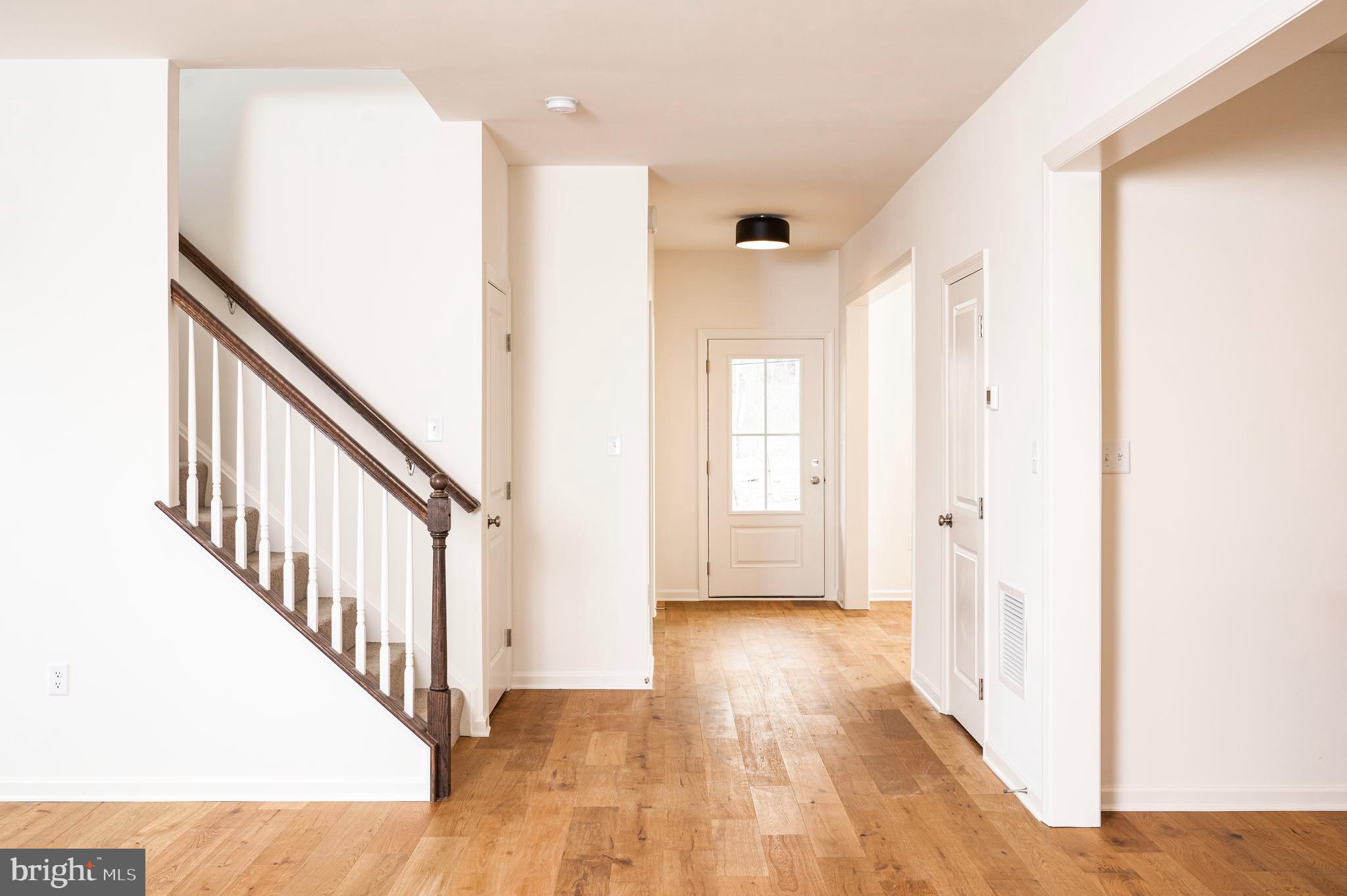 1002 JACK'S PLACE GLEN MARY