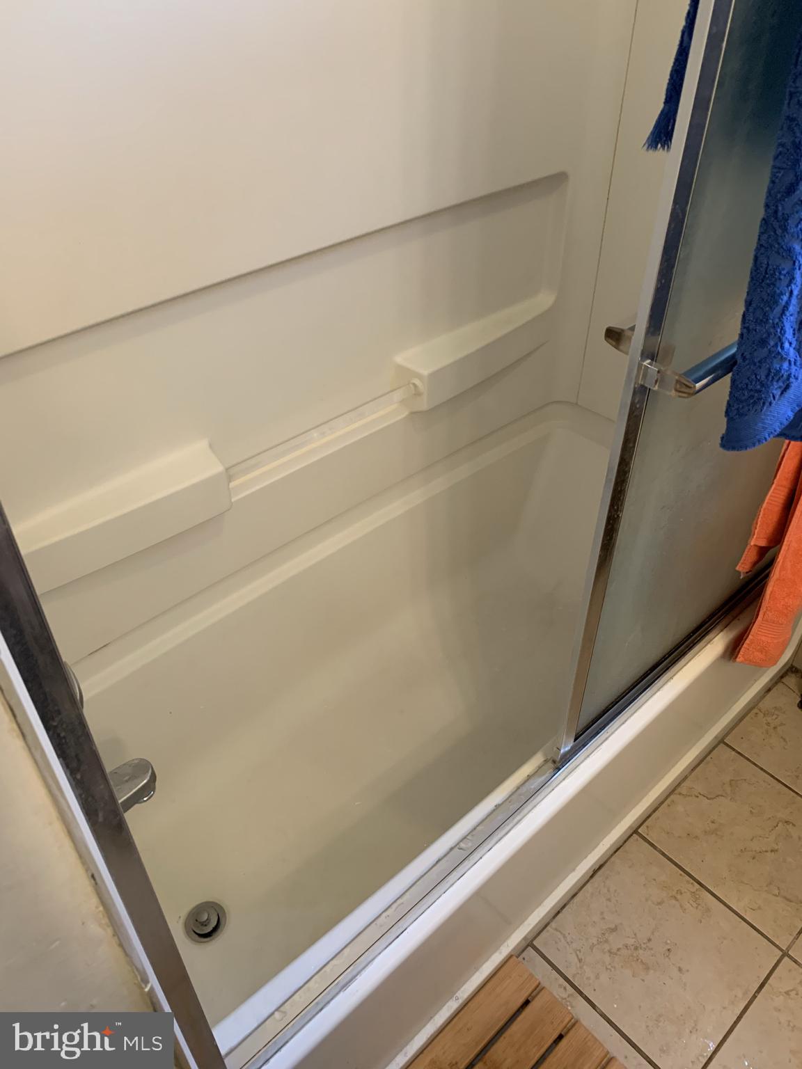 UNIVERSITY CITY - Residential Lease