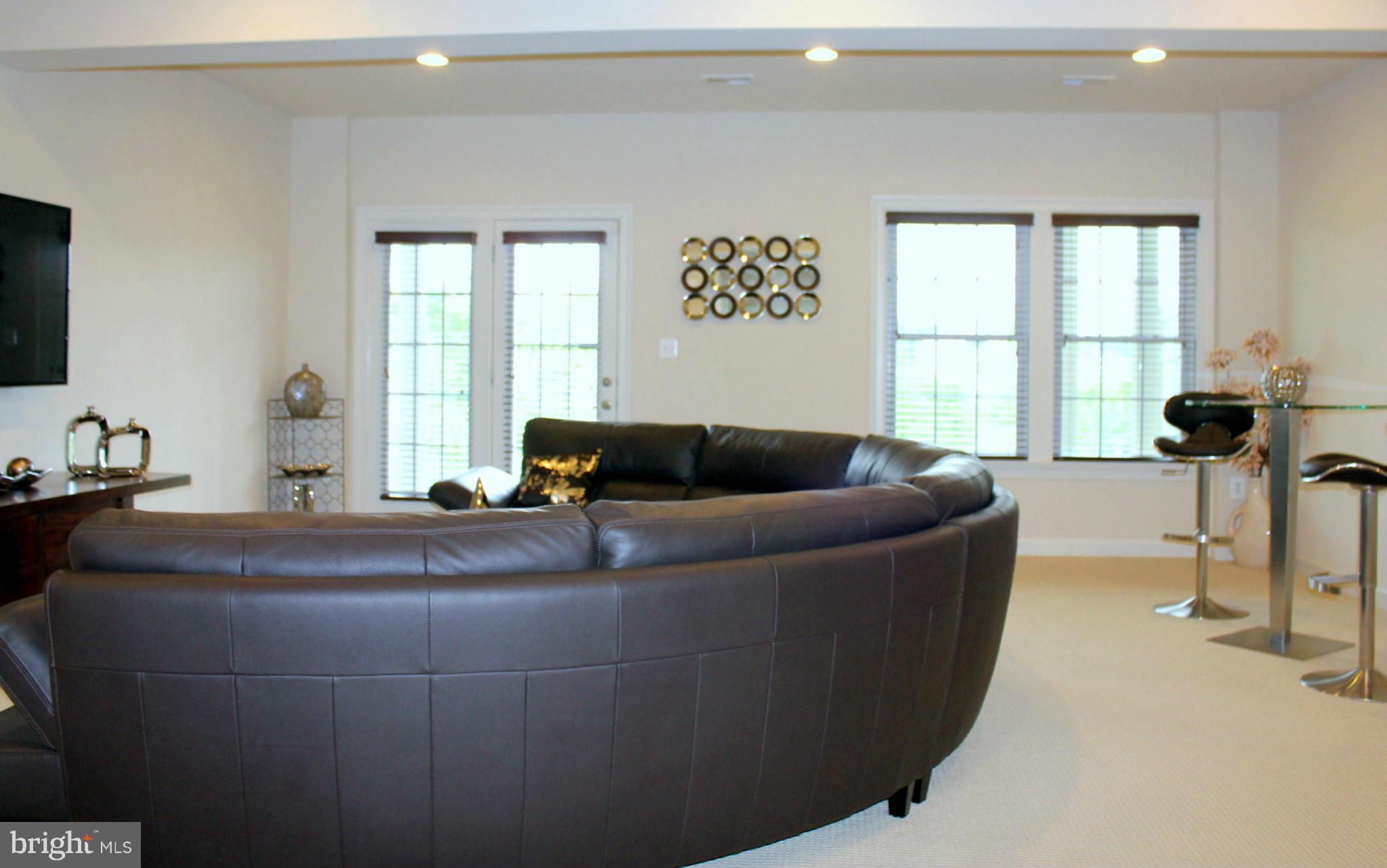 FAIRWOOD-PHASE 2-PLAT 10 - Residential Lease