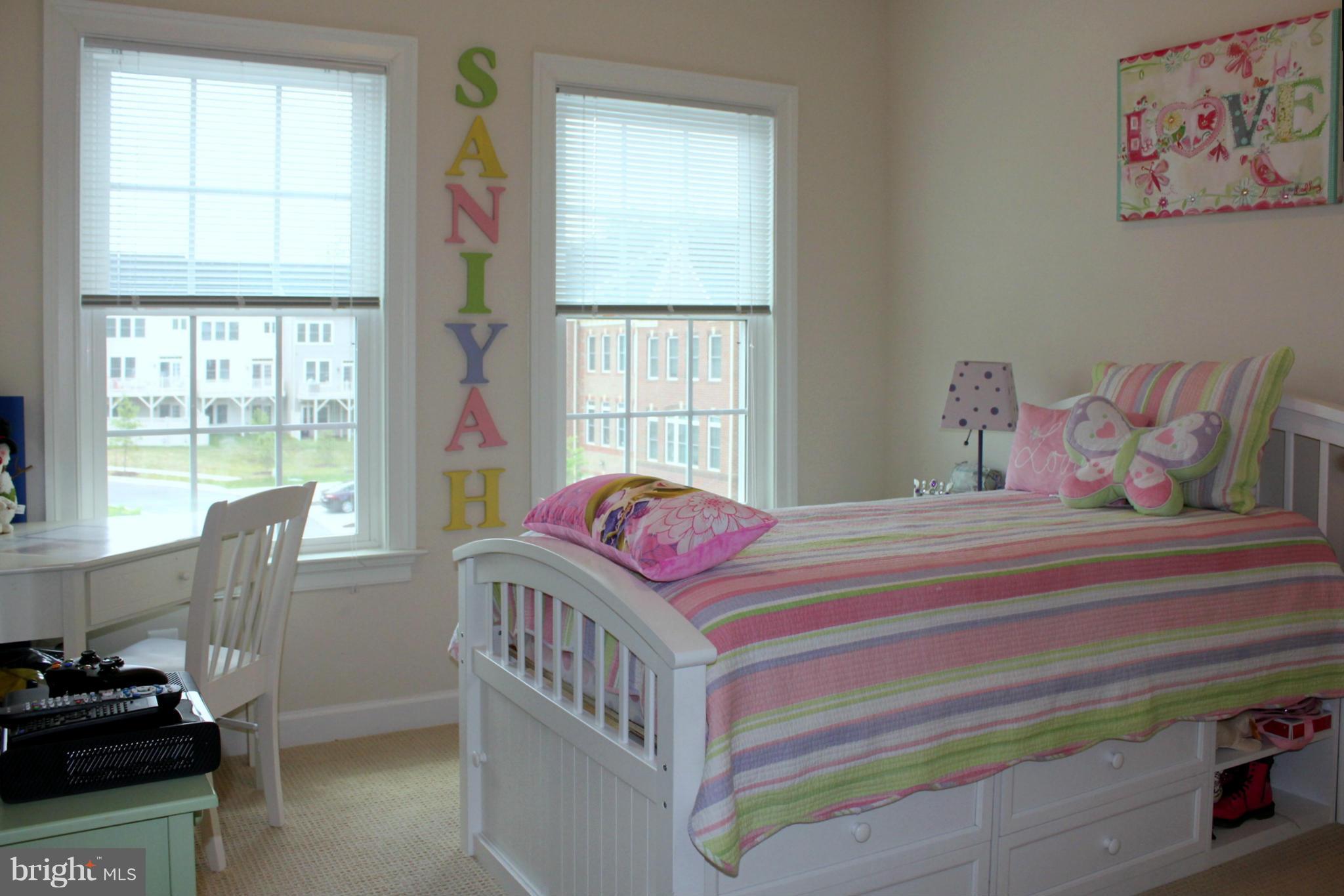 FAIRWOOD-PHASE 2-PLAT 10 - Residential Lease