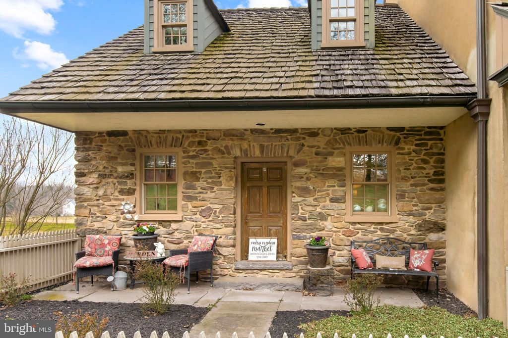 Photo of 3502 MEADOW VIEW RD, MANHEIM, PA 17545 (MLS # PALA2032526)