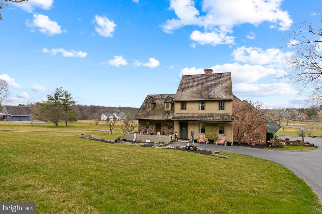 Photo of 3502 MEADOW VIEW RD, MANHEIM, PA 17545 (MLS # PALA2032526)