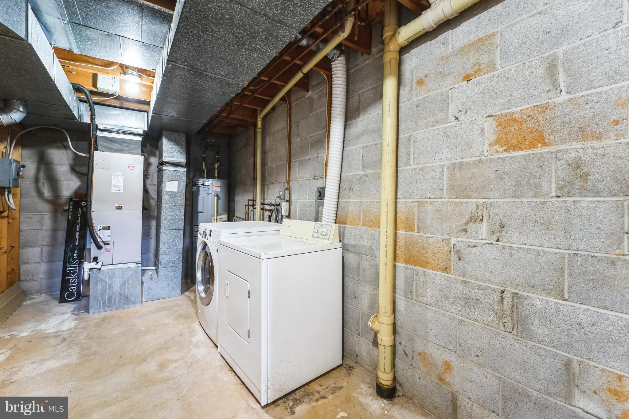 TWELVE TREES - Residential Lease