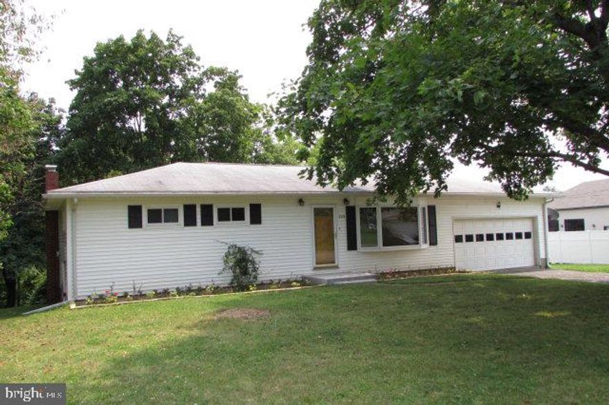 Needing quick access to 322? Convenient location for this recently updated 3 bedroom 1 bath ranch.  Beautiful hardwood floor throughout.  Large, updated kitchen with tile back splash, stainless steel appliances, vinyl flooring.  Move in ready!  Call today for your personal showing.