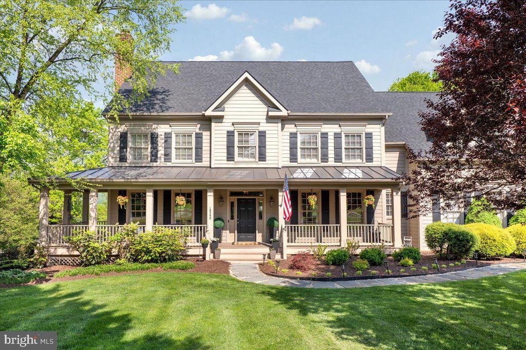 Photo of 18290 Turnberry Drive, ROUND HILL, VA 20141 (MLS # VALO2123554)