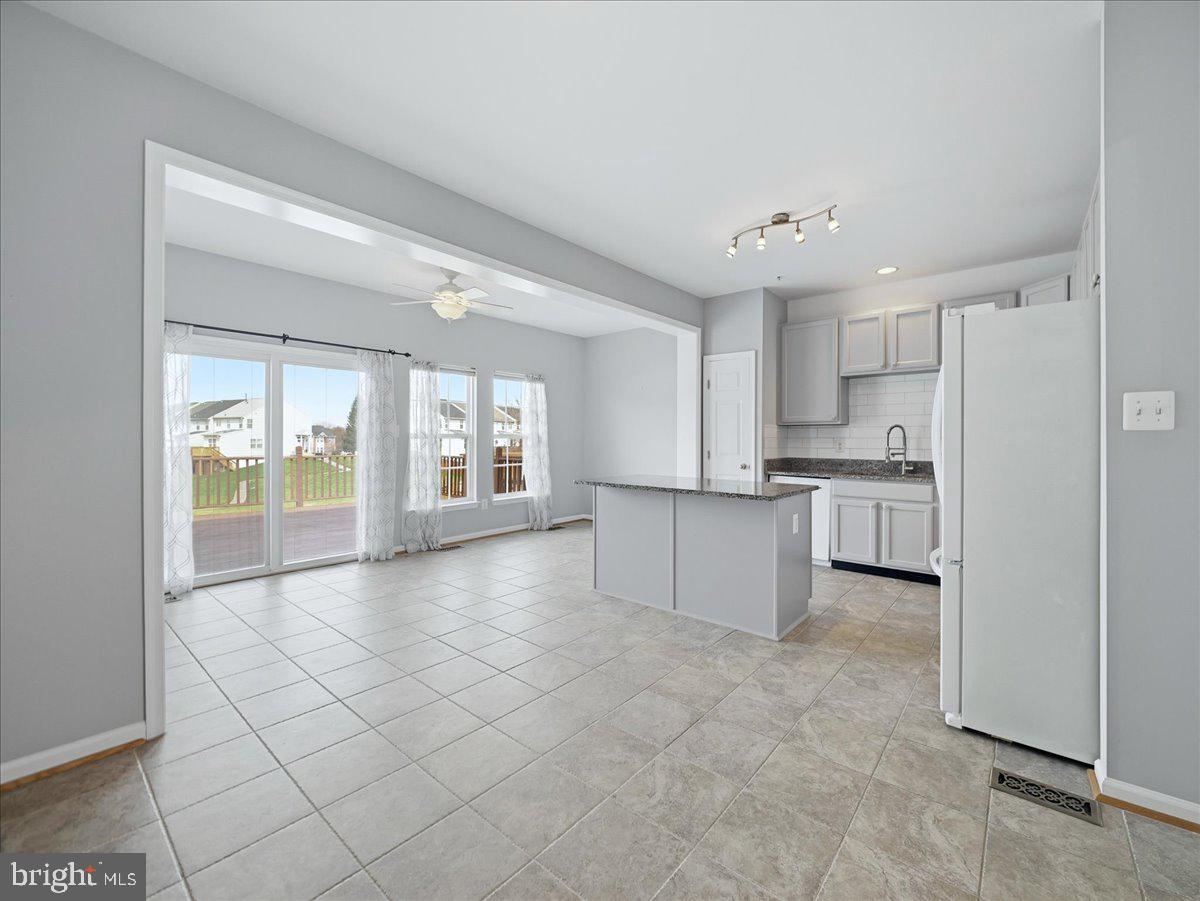 WELLINGTON TRACE - Residential