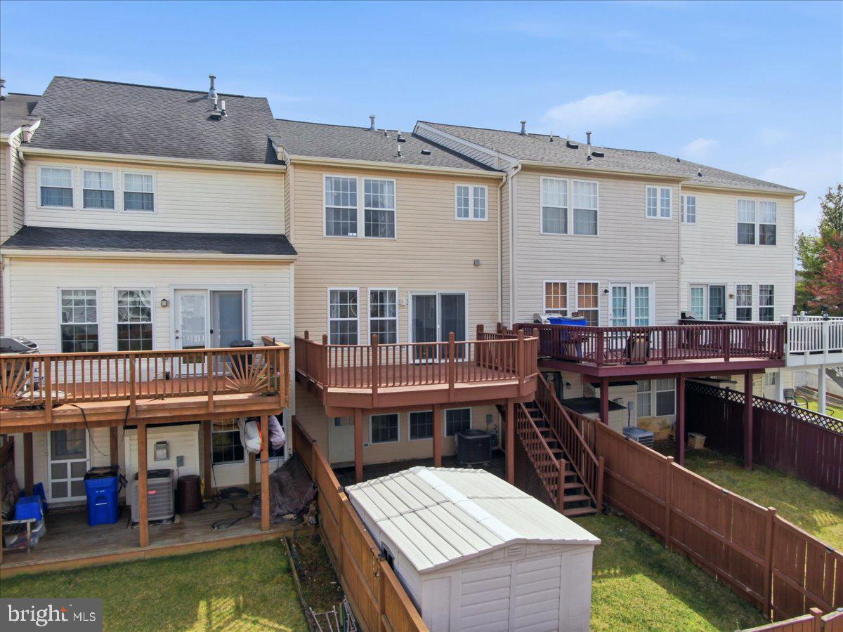 WELLINGTON TRACE - Residential