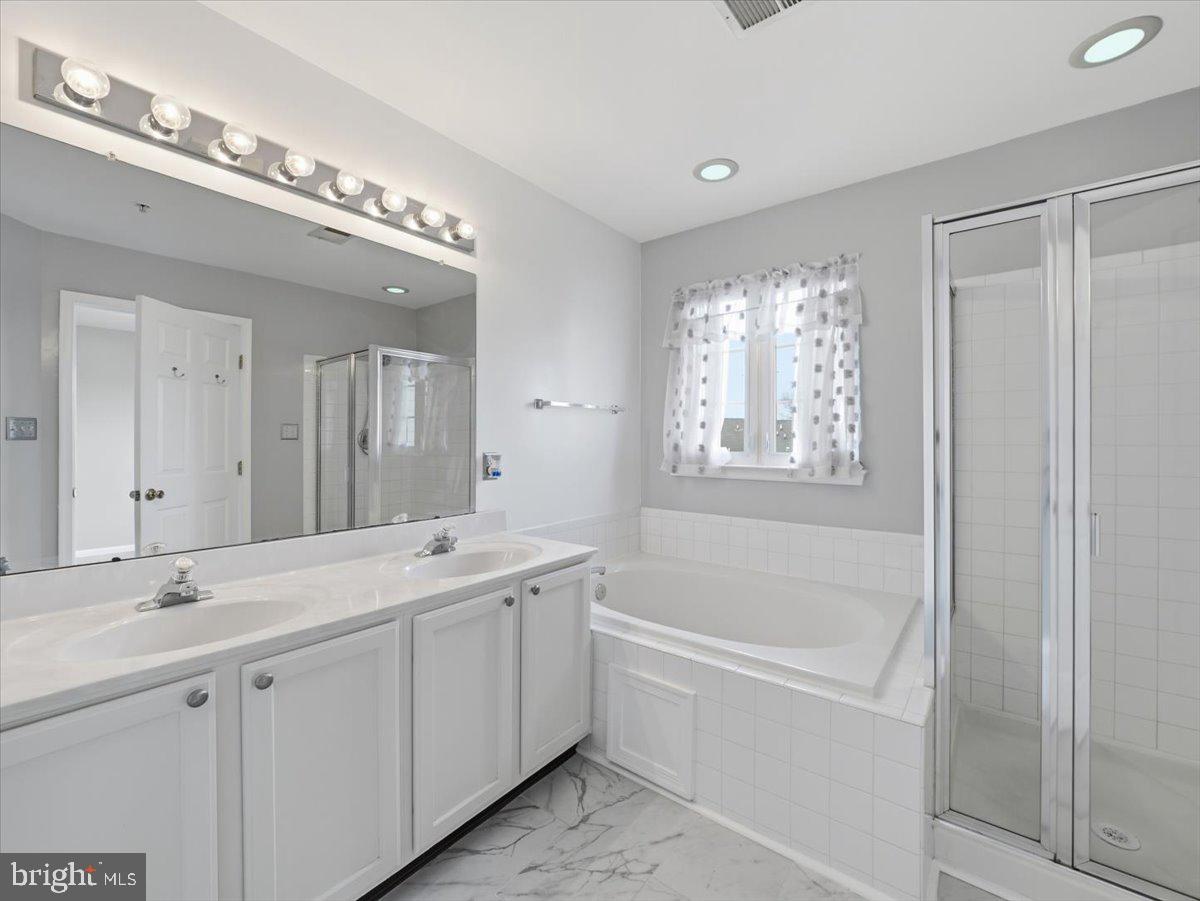 WELLINGTON TRACE - Residential