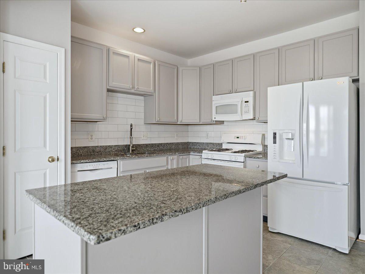 WELLINGTON TRACE - Residential