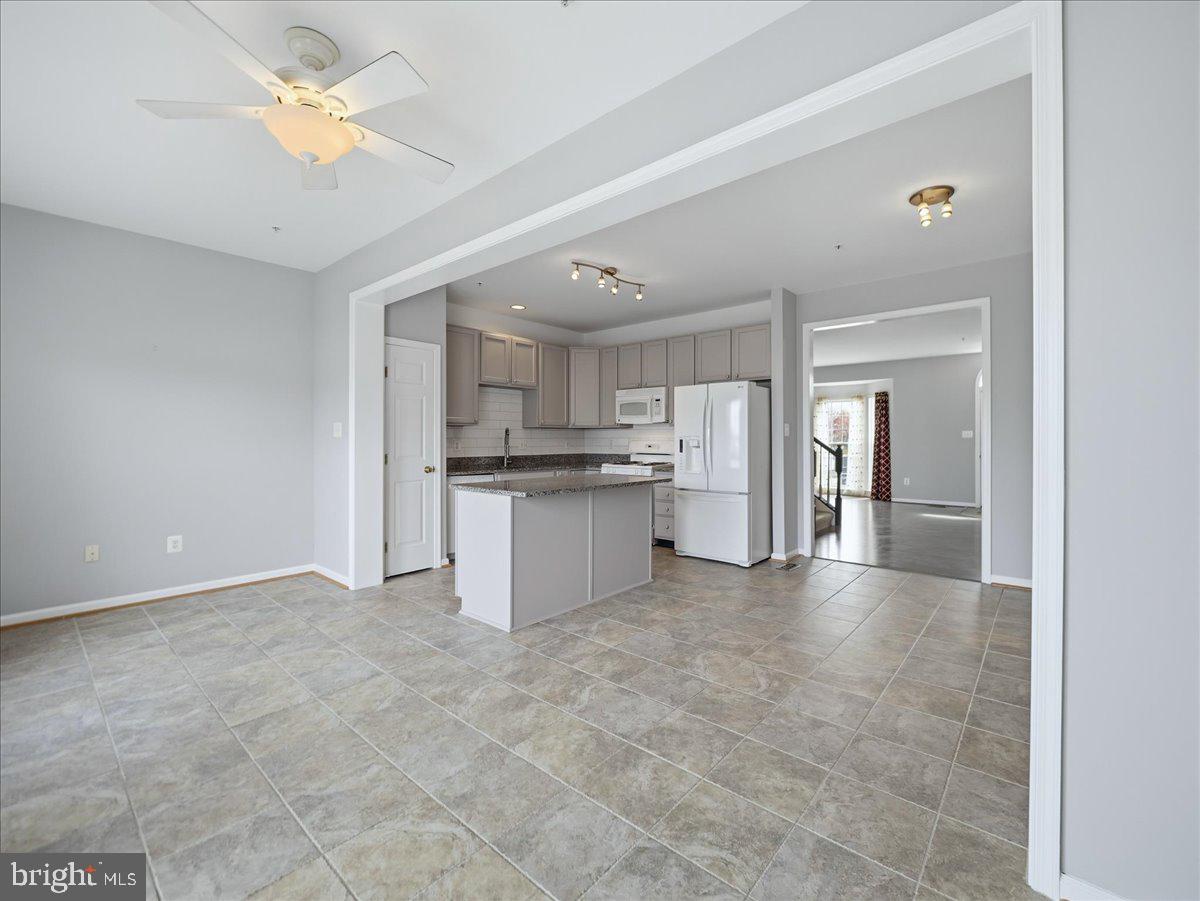 WELLINGTON TRACE - Residential