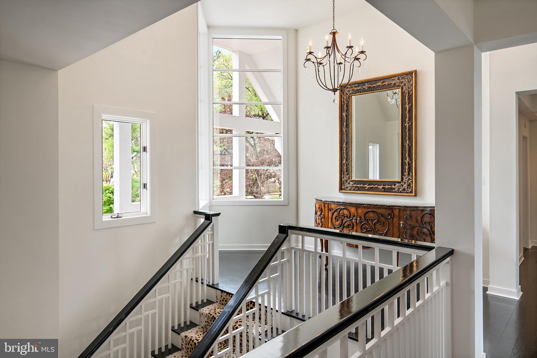 MURRAY HILL - Residential