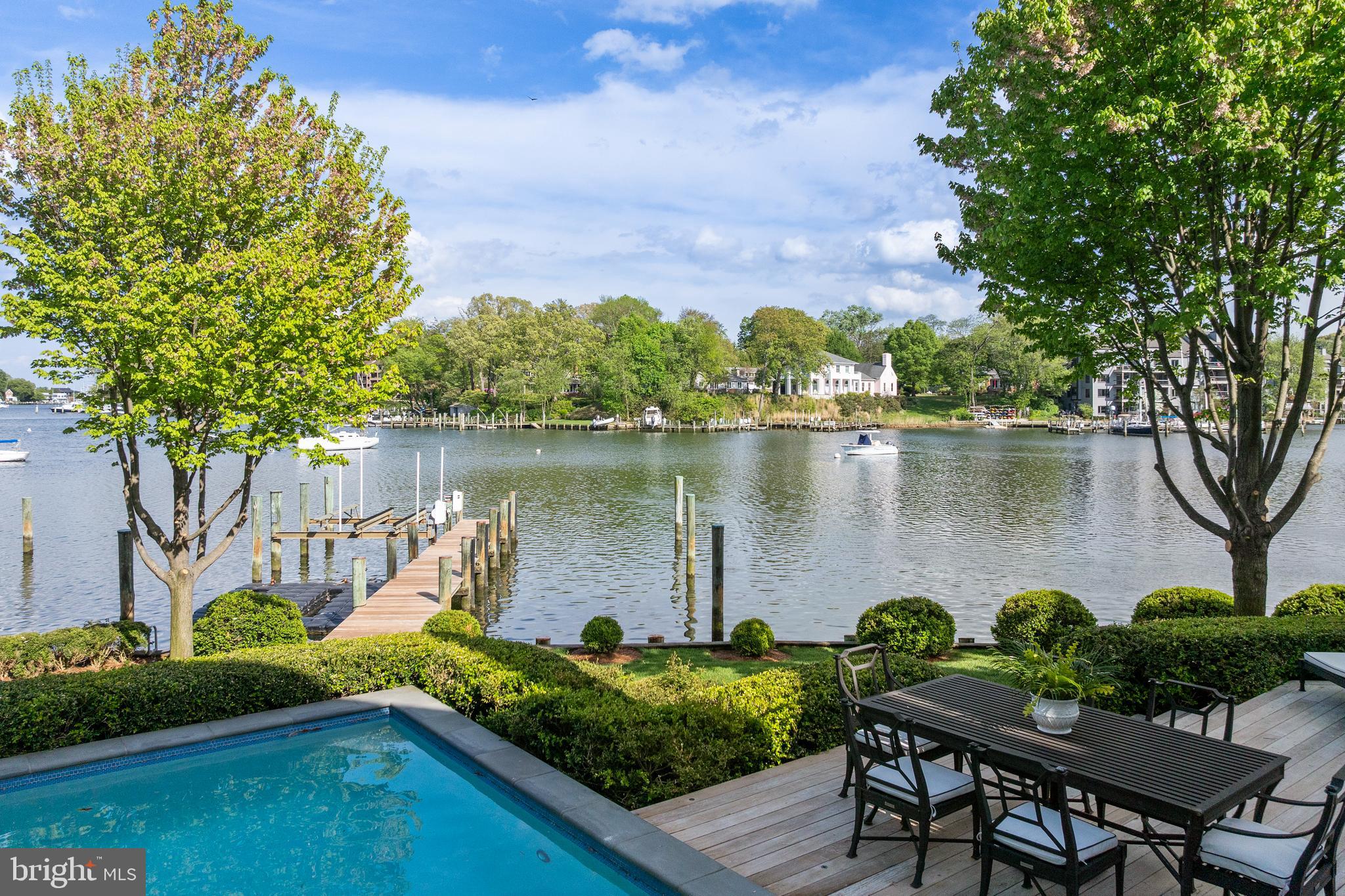 MURRAY HILL - Residential