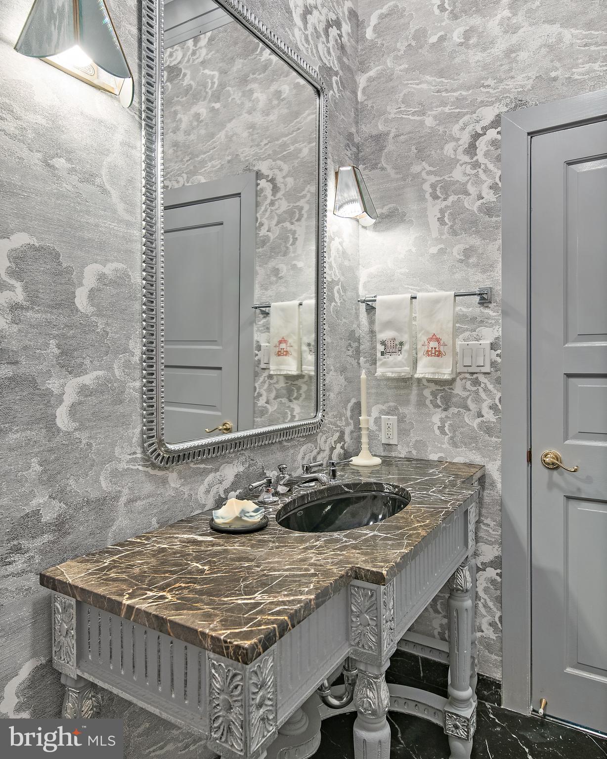 MURRAY HILL - Residential