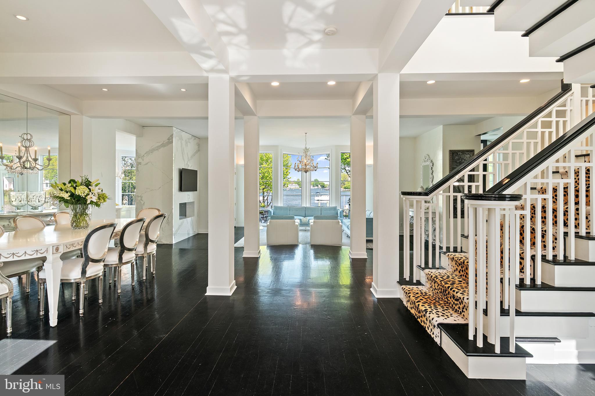 MURRAY HILL - Residential