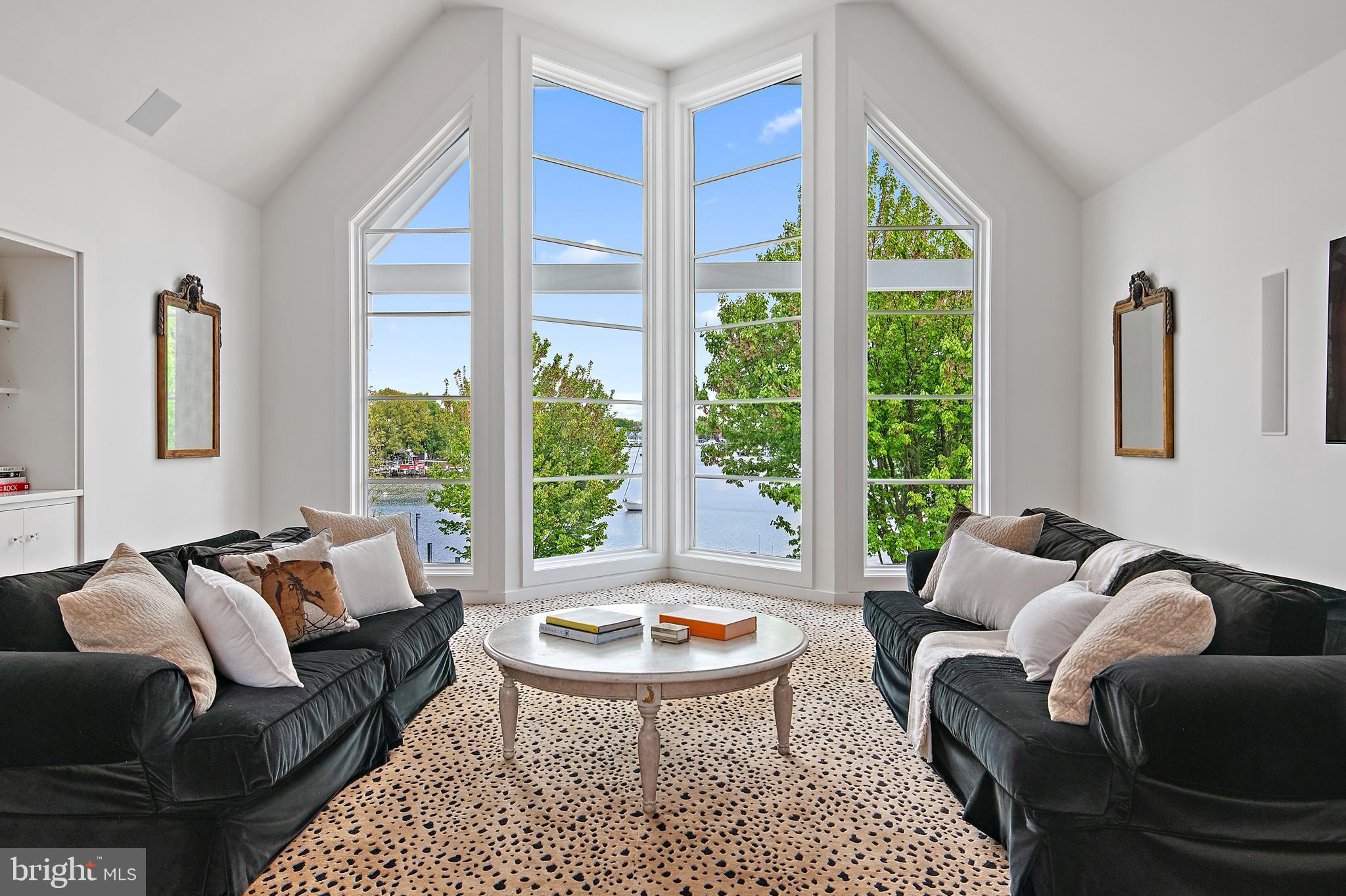 MURRAY HILL - Residential