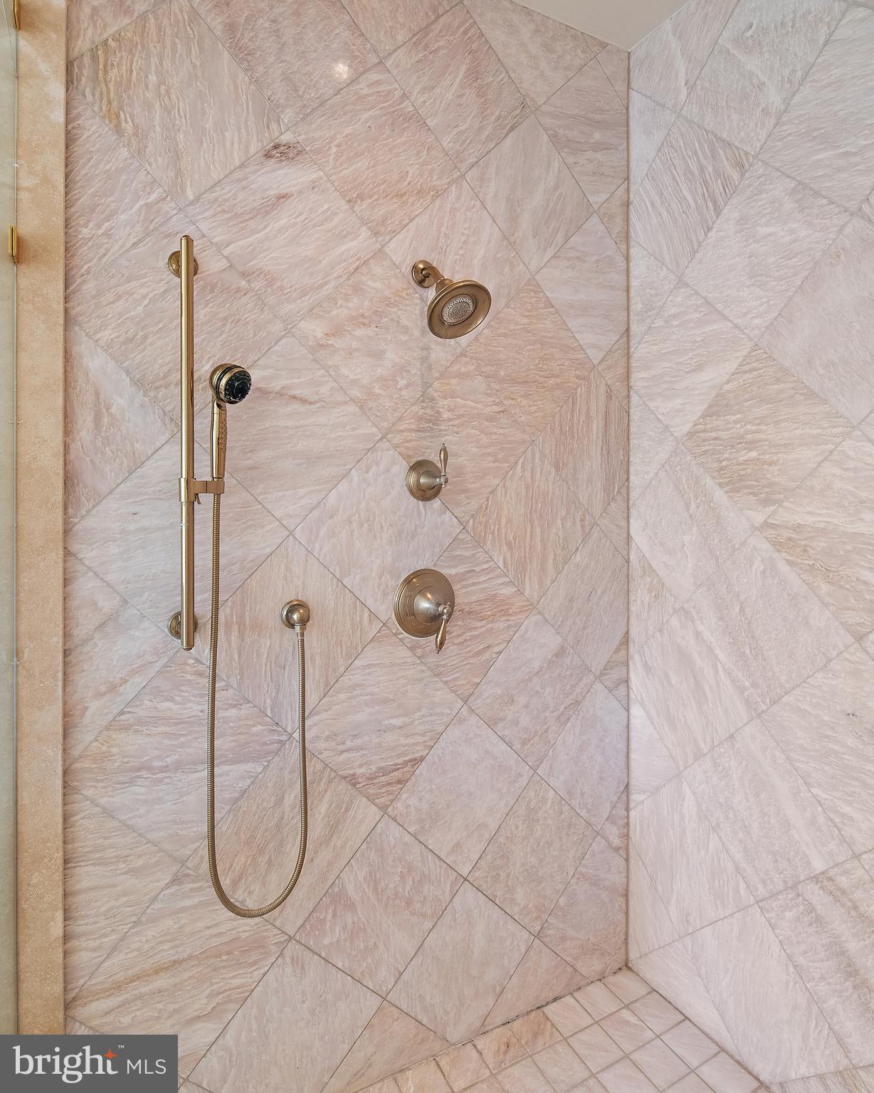 MURRAY HILL - Residential