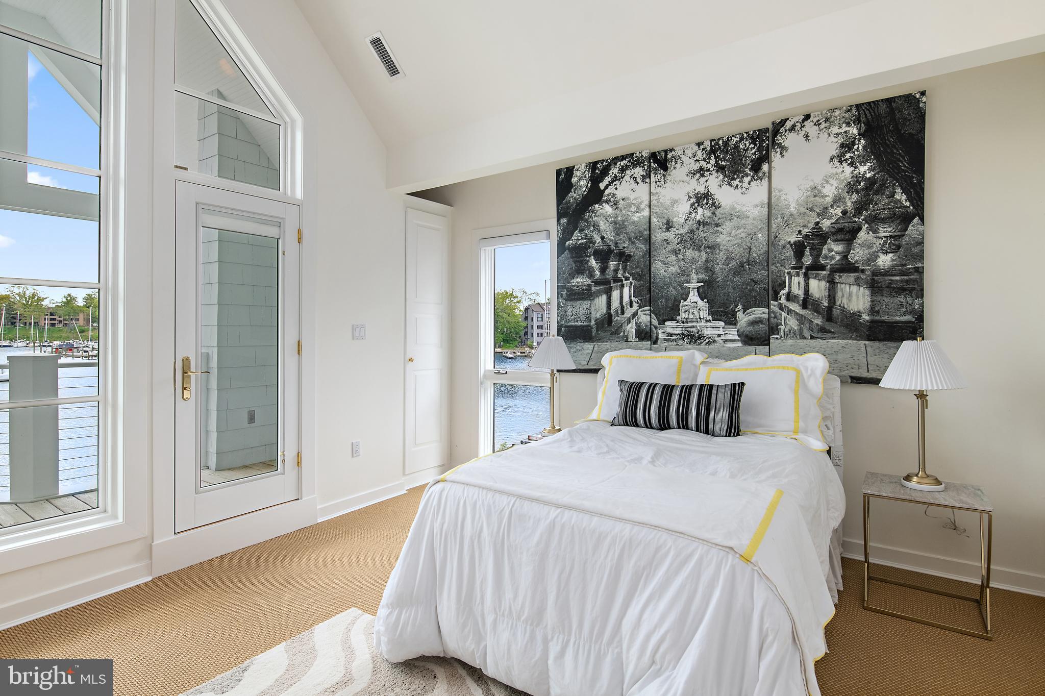 MURRAY HILL - Residential