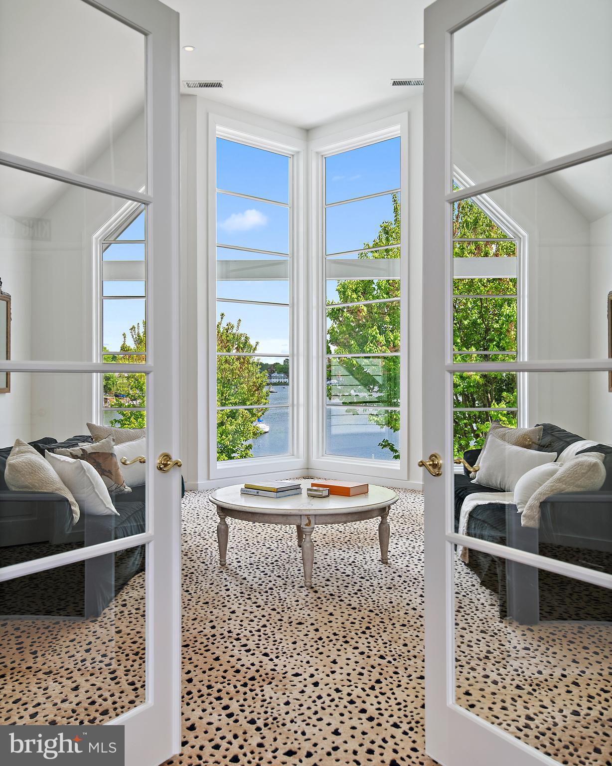 MURRAY HILL - Residential