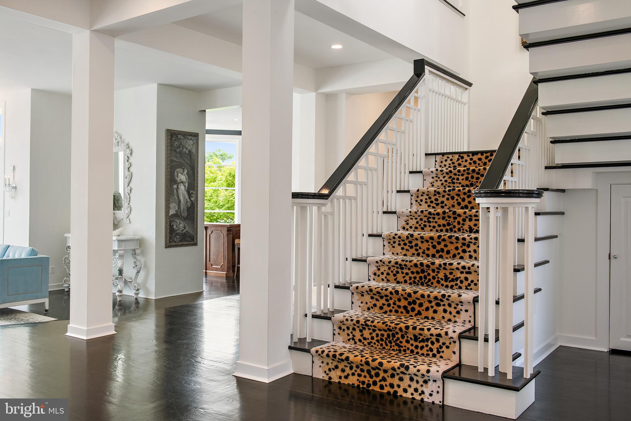 MURRAY HILL - Residential