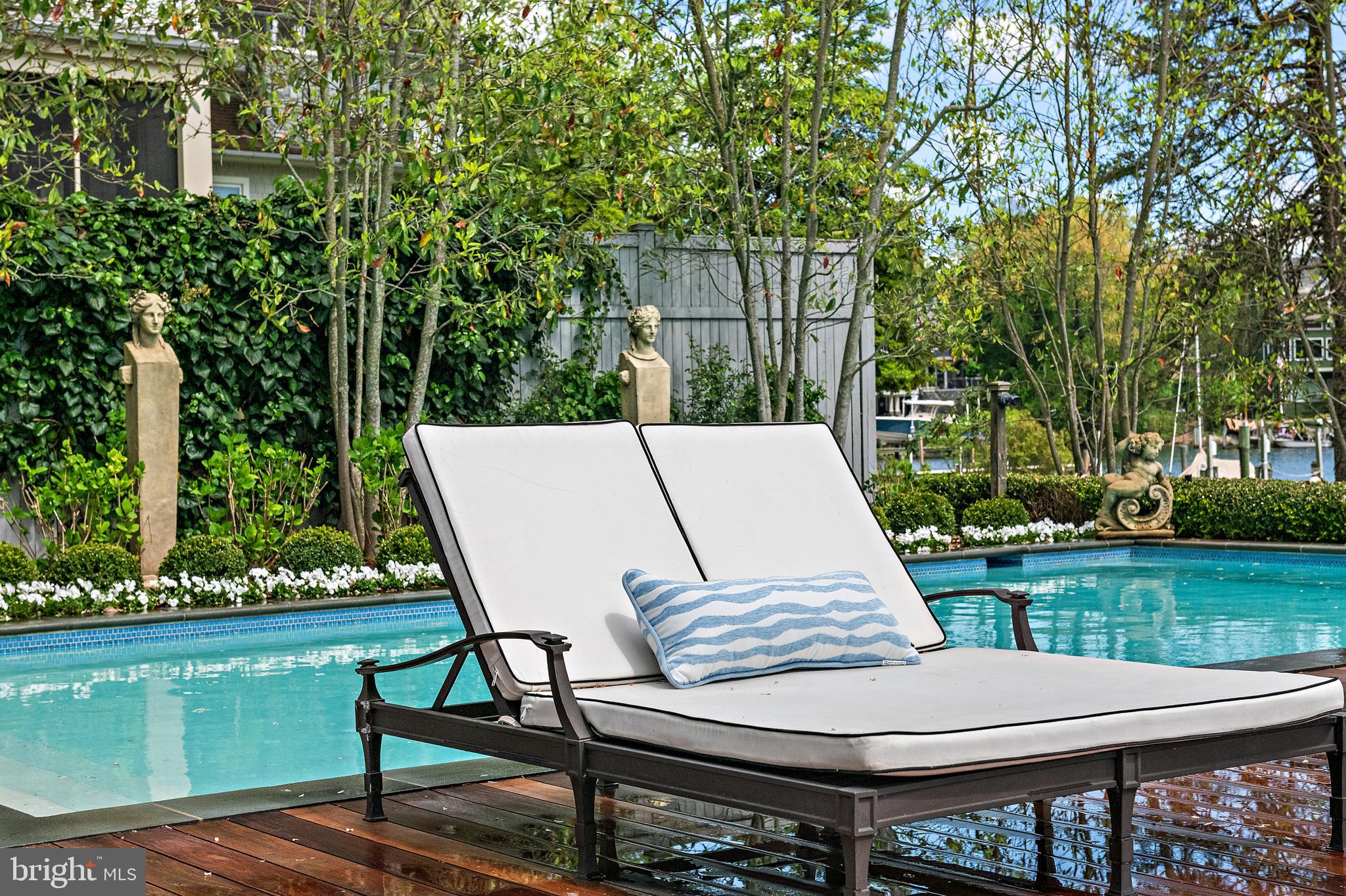 MURRAY HILL - Residential