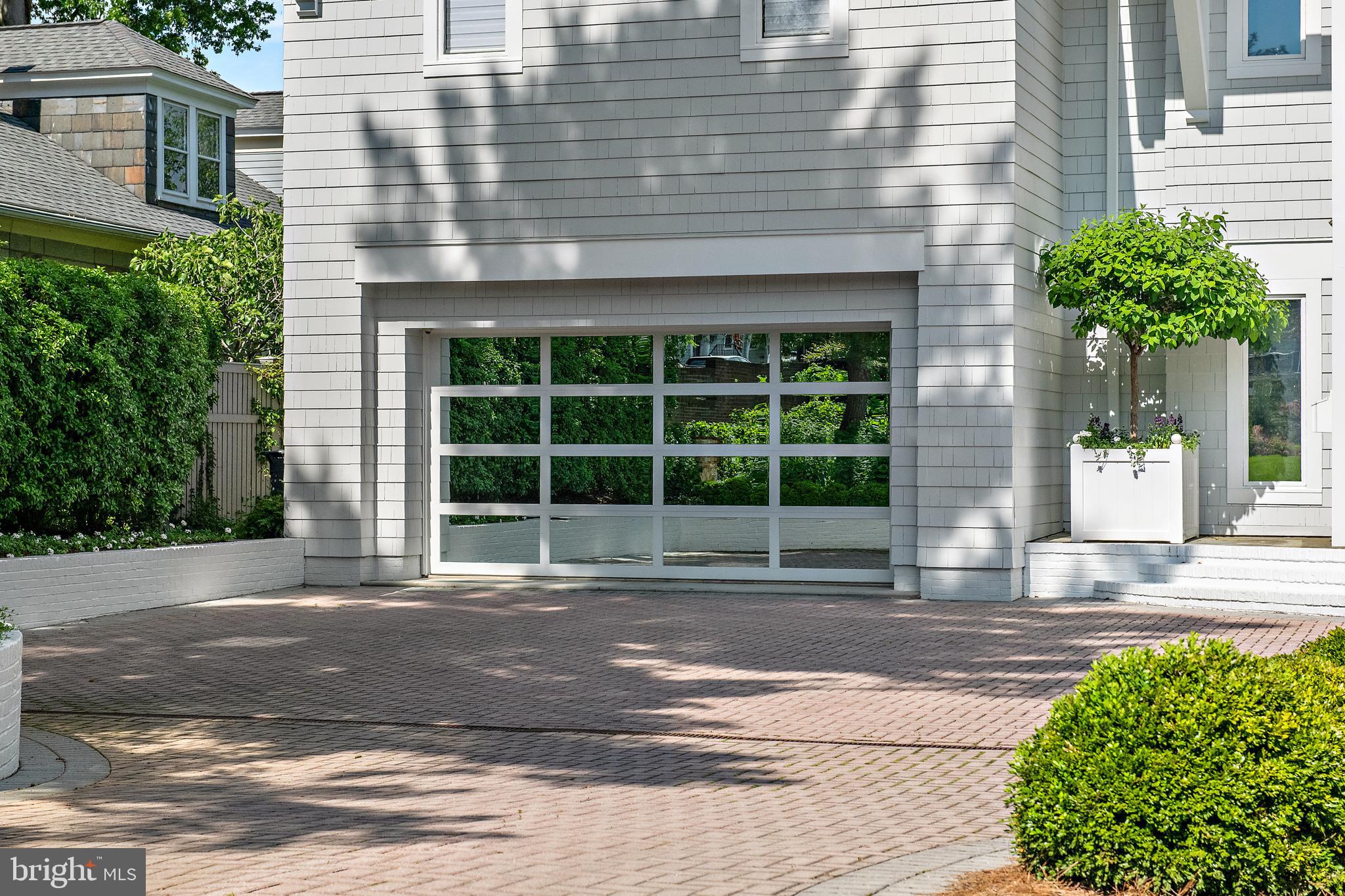 MURRAY HILL - Residential