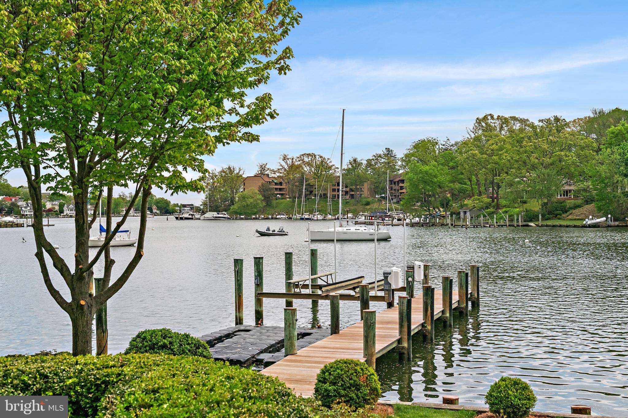 MURRAY HILL - Residential