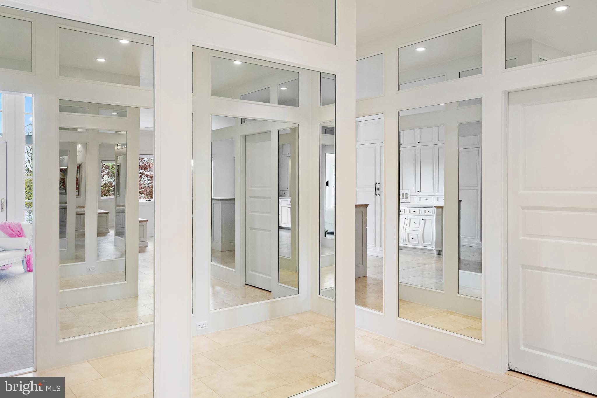 MURRAY HILL - Residential