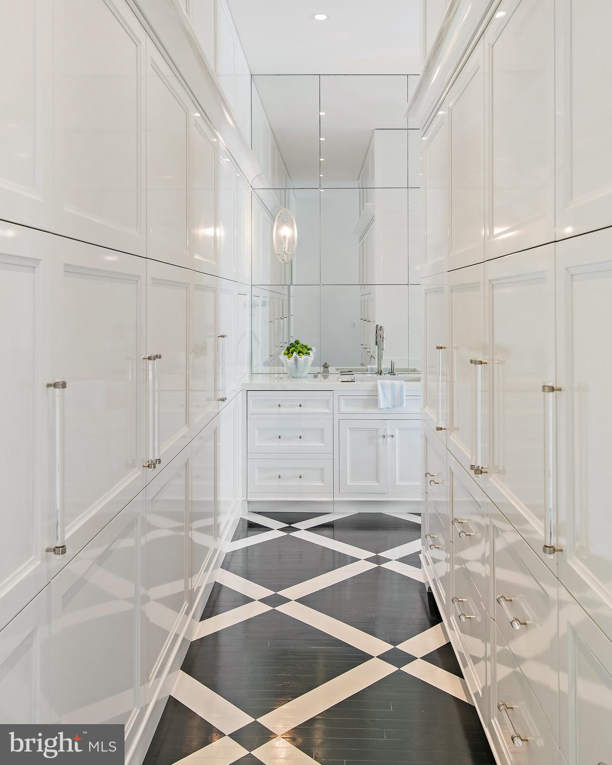 MURRAY HILL - Residential