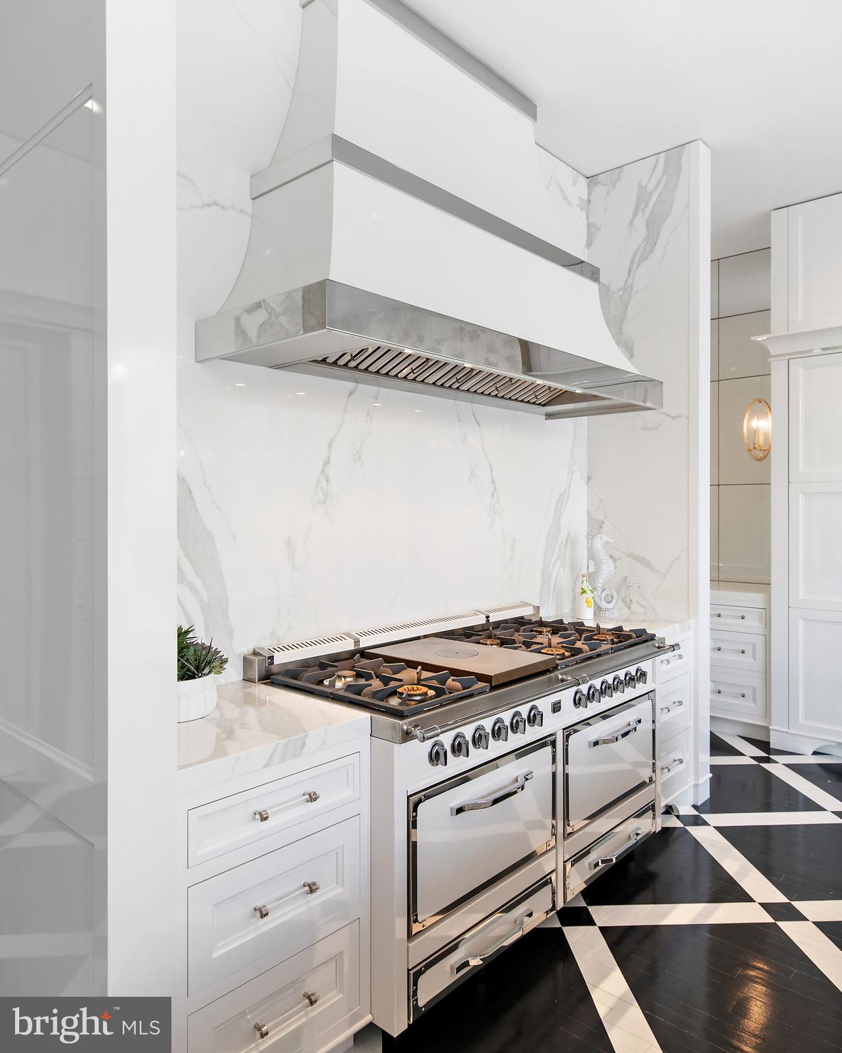 MURRAY HILL - Residential