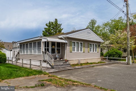 Mobile Home For Sale - 18006 Howard Drive<br/> REHOBOTH BEACH, DE 19971