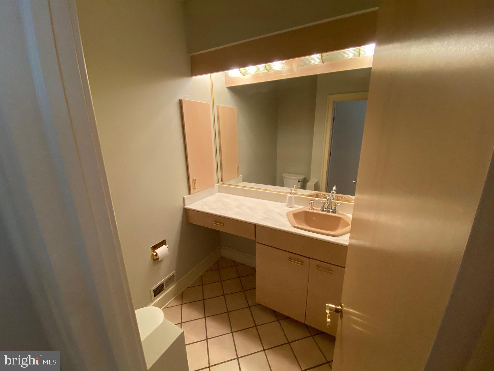 NORTH CLUB - Residential Lease