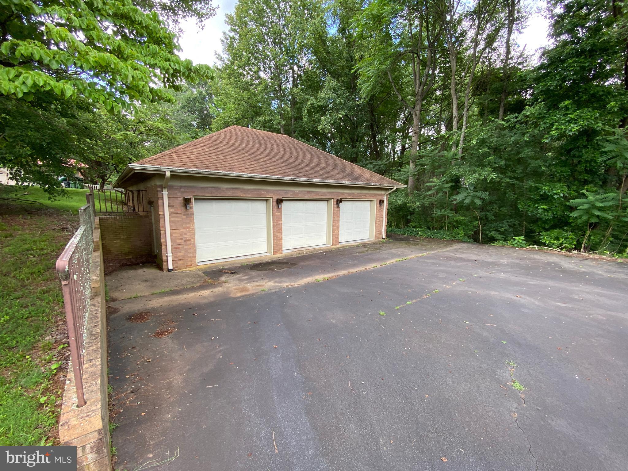 NORTH CLUB - Residential Lease