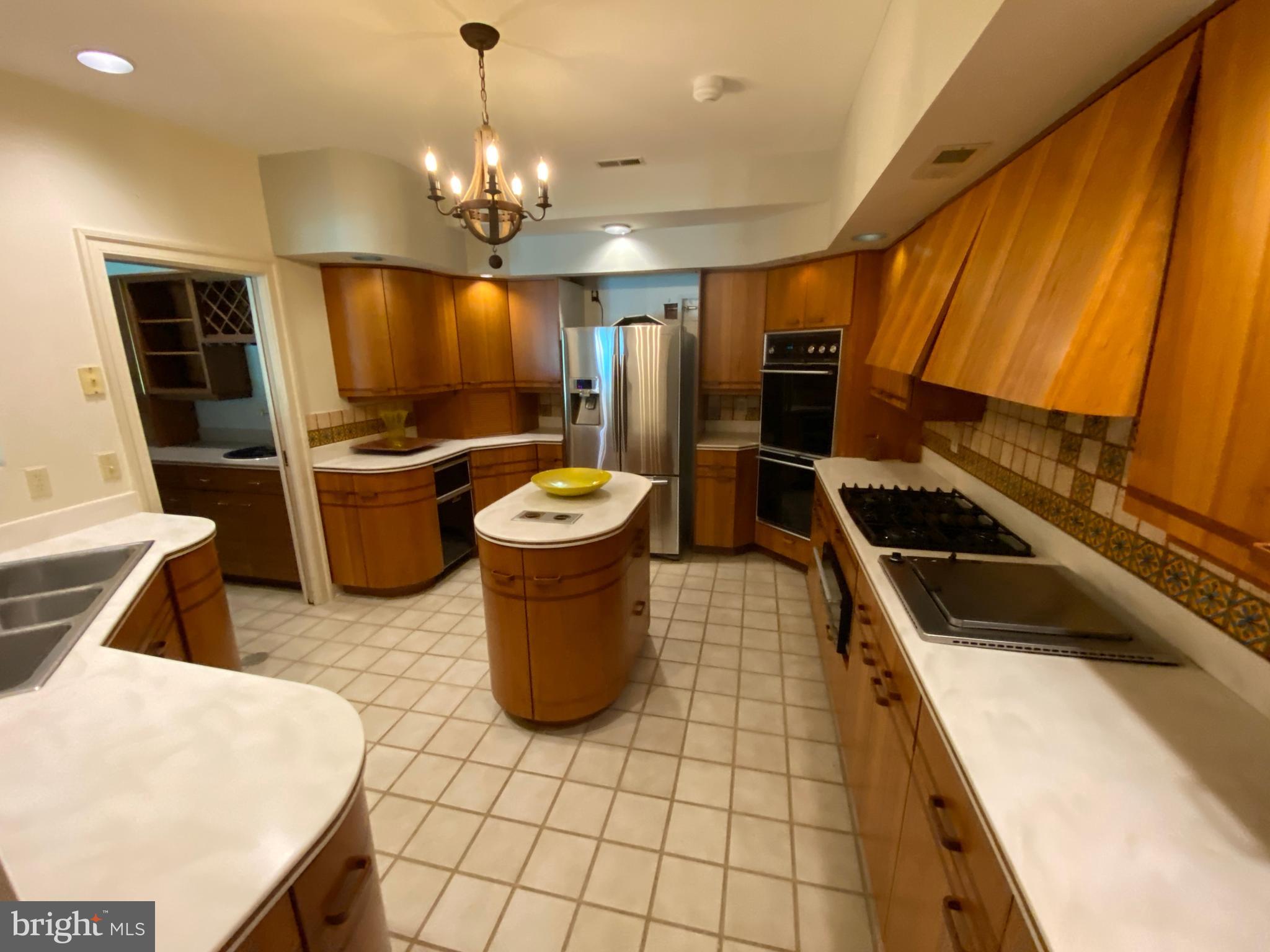 NORTH CLUB - Residential Lease