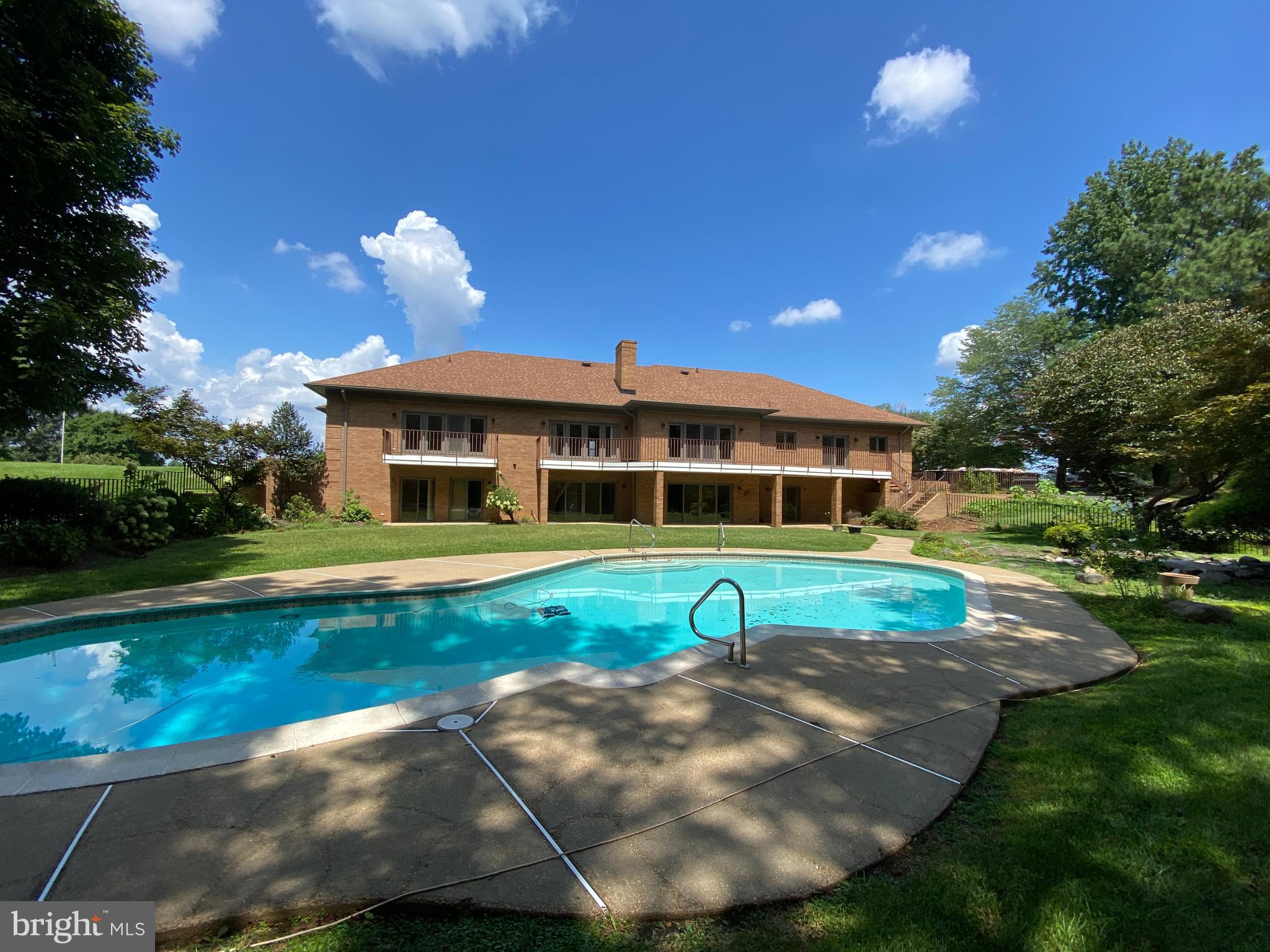 NORTH CLUB - Residential Lease