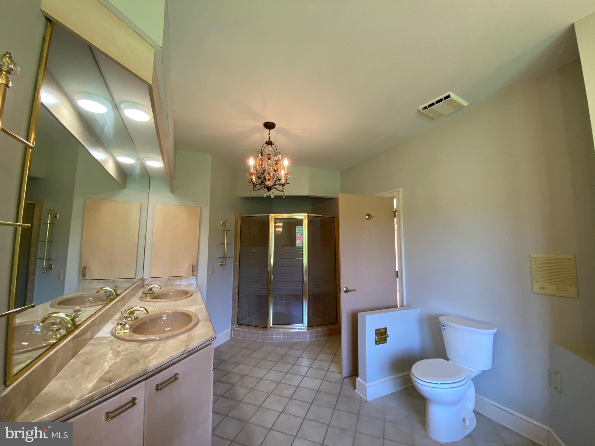 NORTH CLUB - Residential Lease