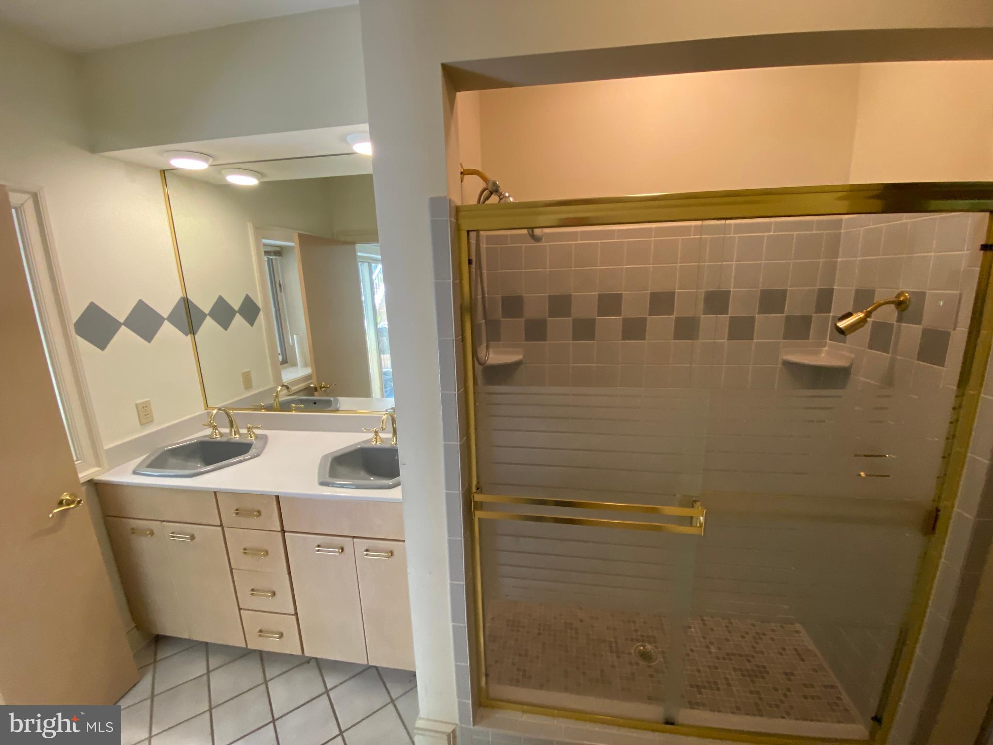 NORTH CLUB - Residential Lease