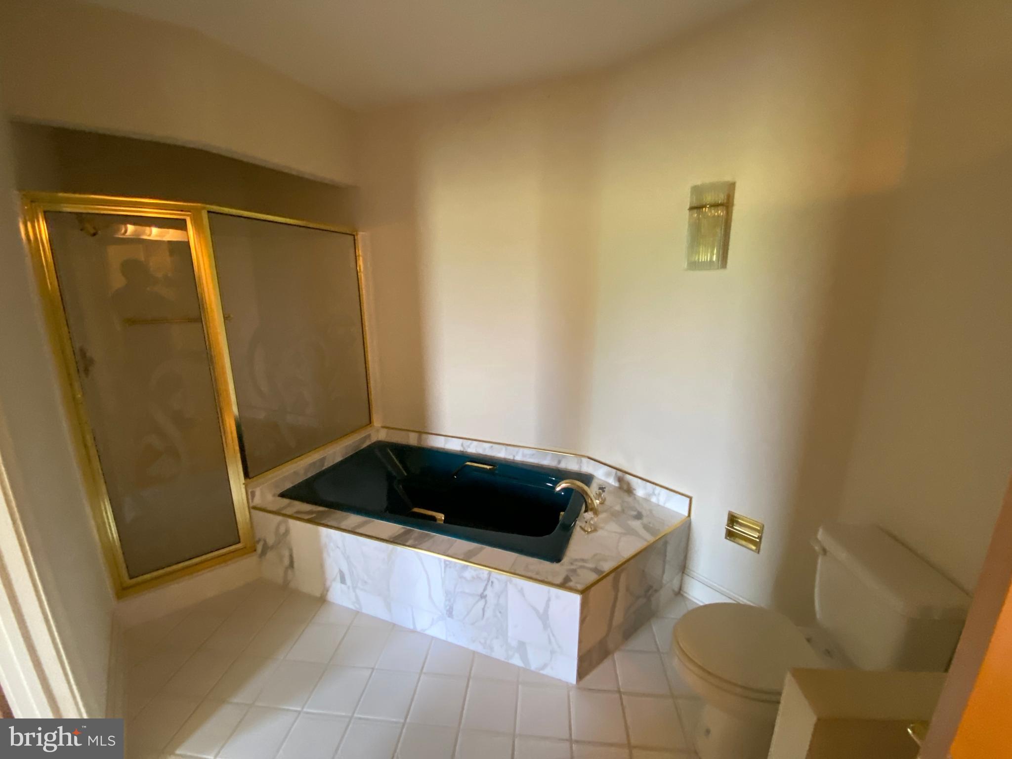 NORTH CLUB - Residential Lease