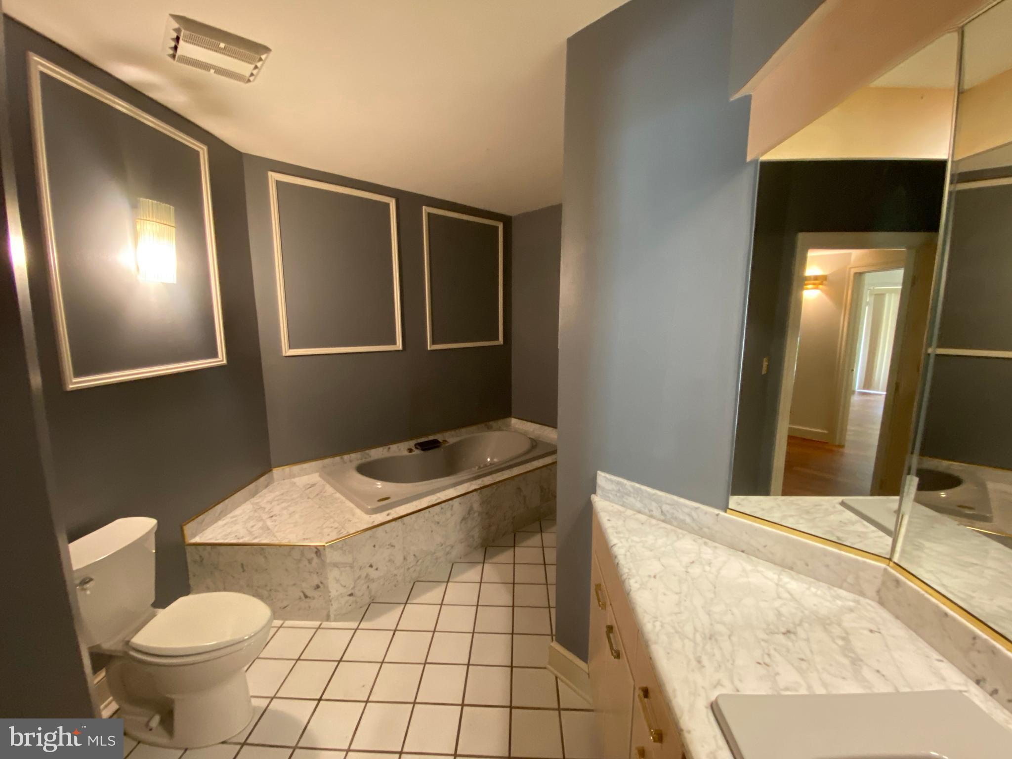 NORTH CLUB - Residential Lease