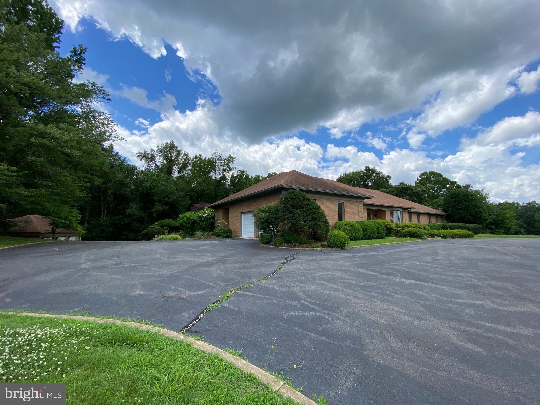 NORTH CLUB - Residential Lease