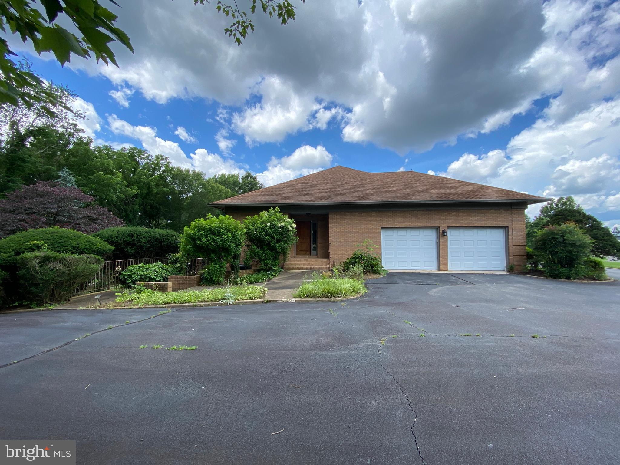 NORTH CLUB - Residential Lease