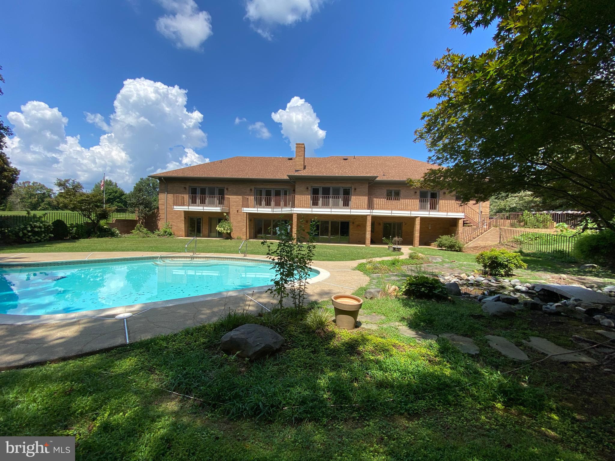 NORTH CLUB - Residential Lease