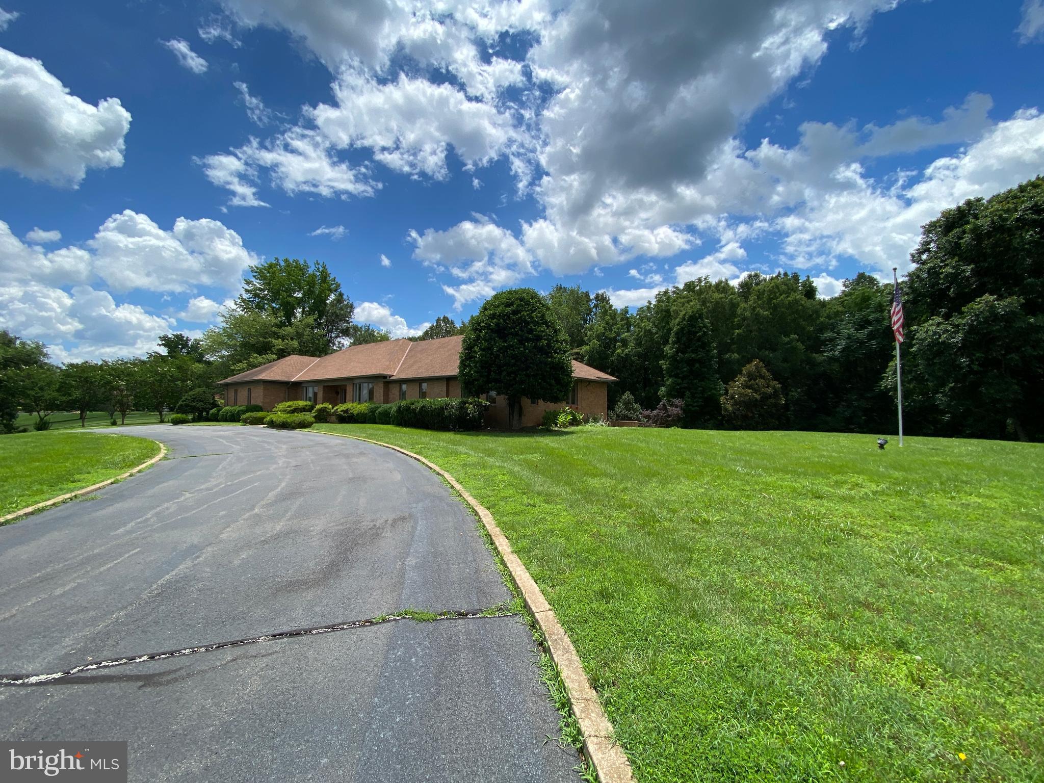 NORTH CLUB - Residential Lease